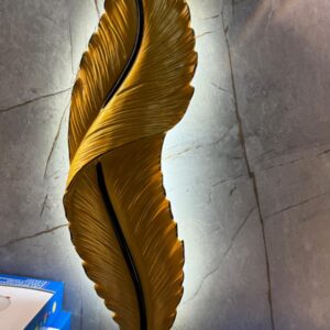 جنب ريشة ذهبي