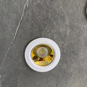 سبوت نوفل ابيض ذهبي